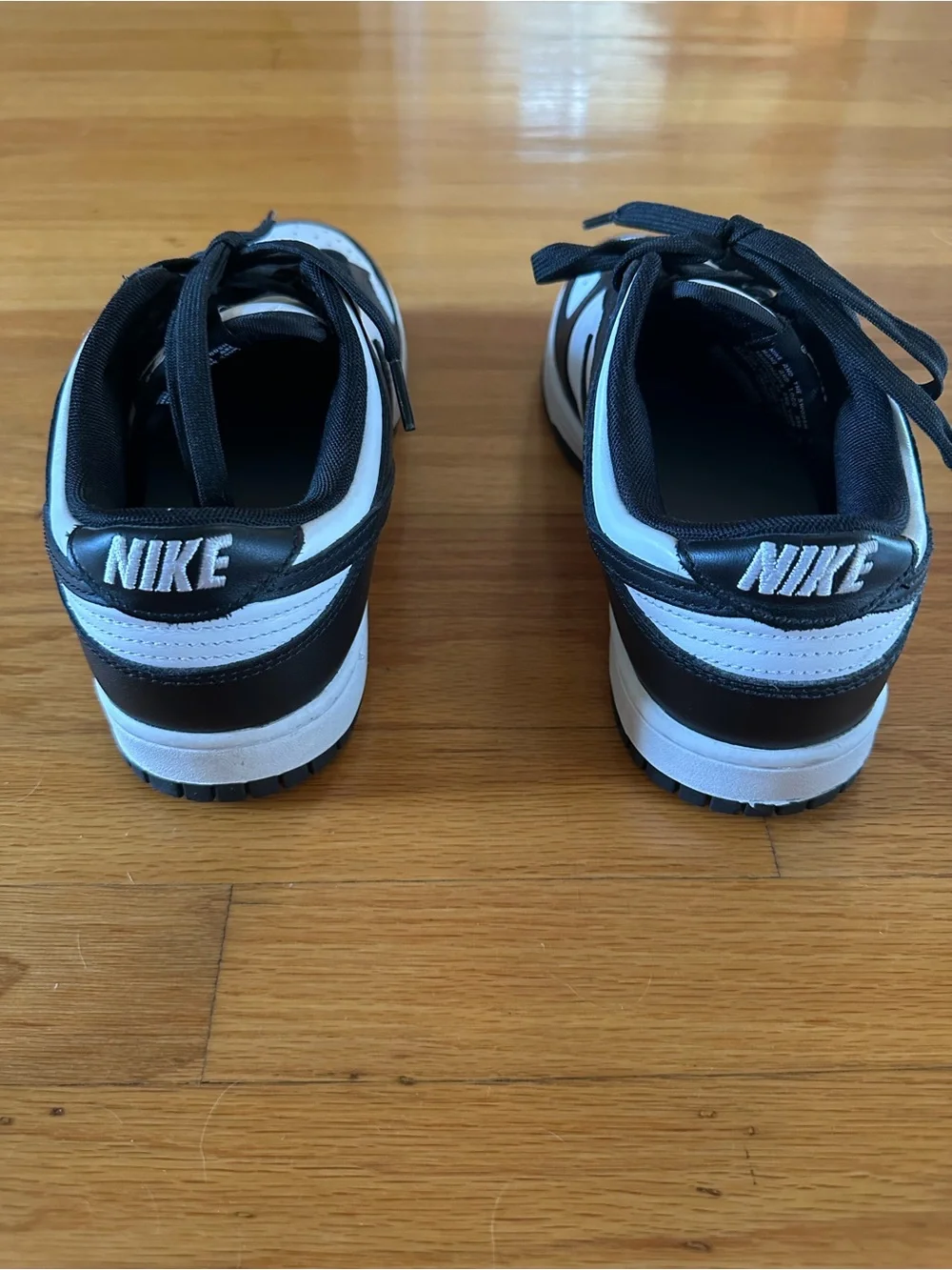 Nike Men’s Black and White Low-Top Athletic Sneakers
